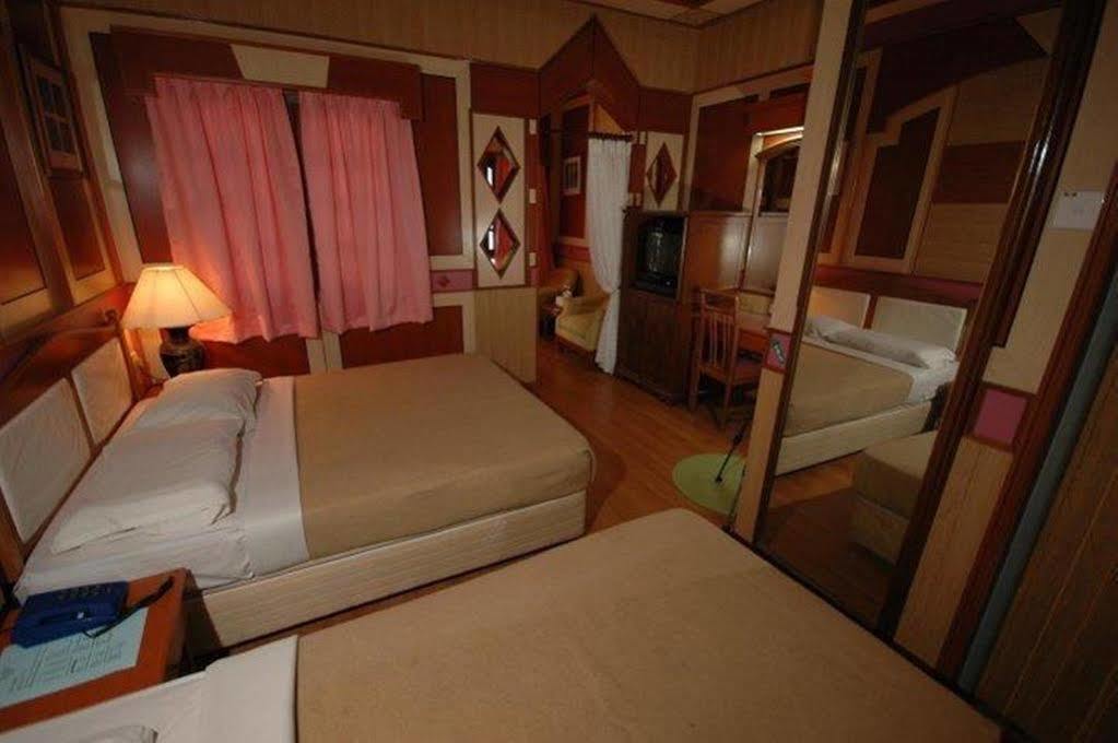 Shari La Island Resort Kampong Pasir Hantu Zewnętrze zdjęcie